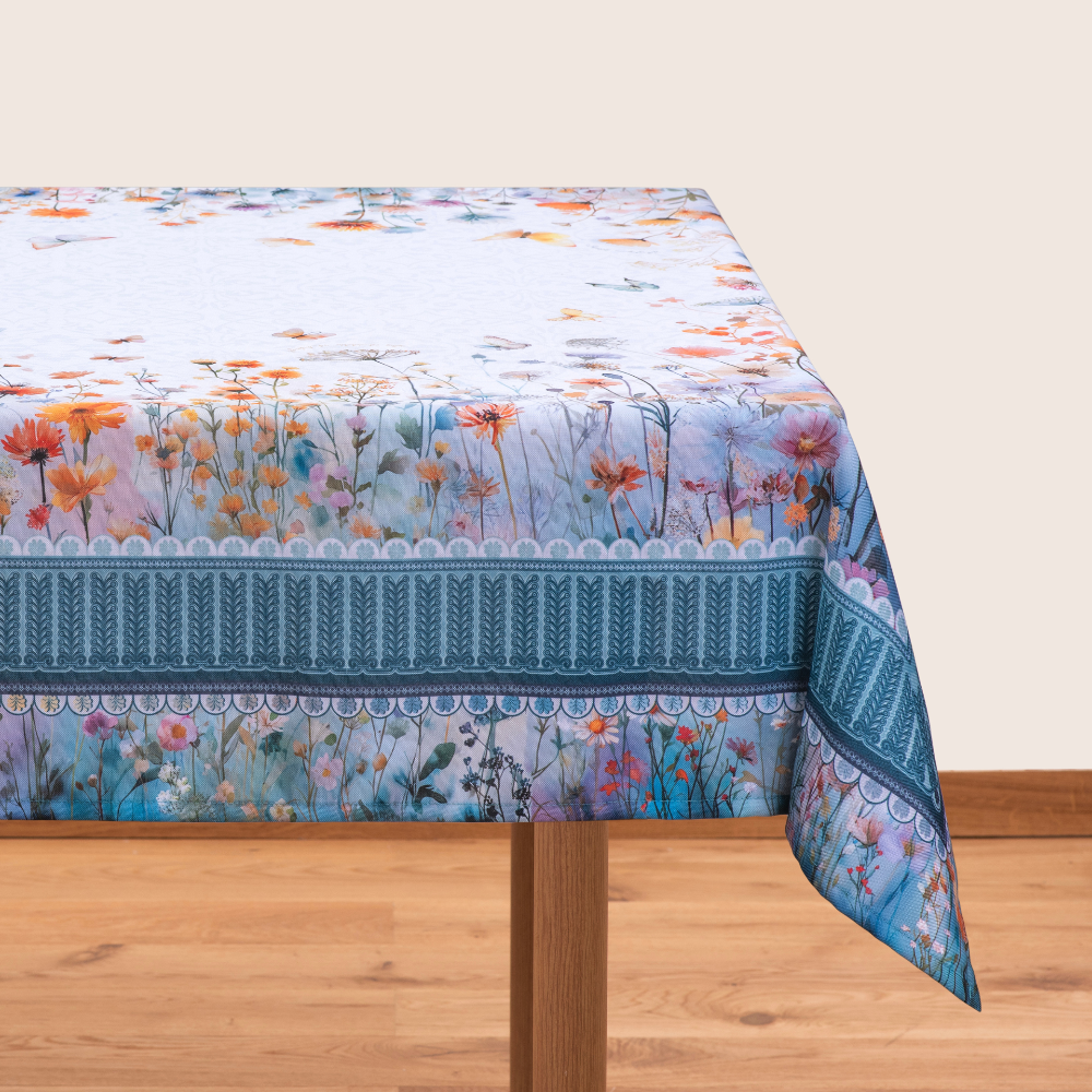 Cotton tablecloth blooming