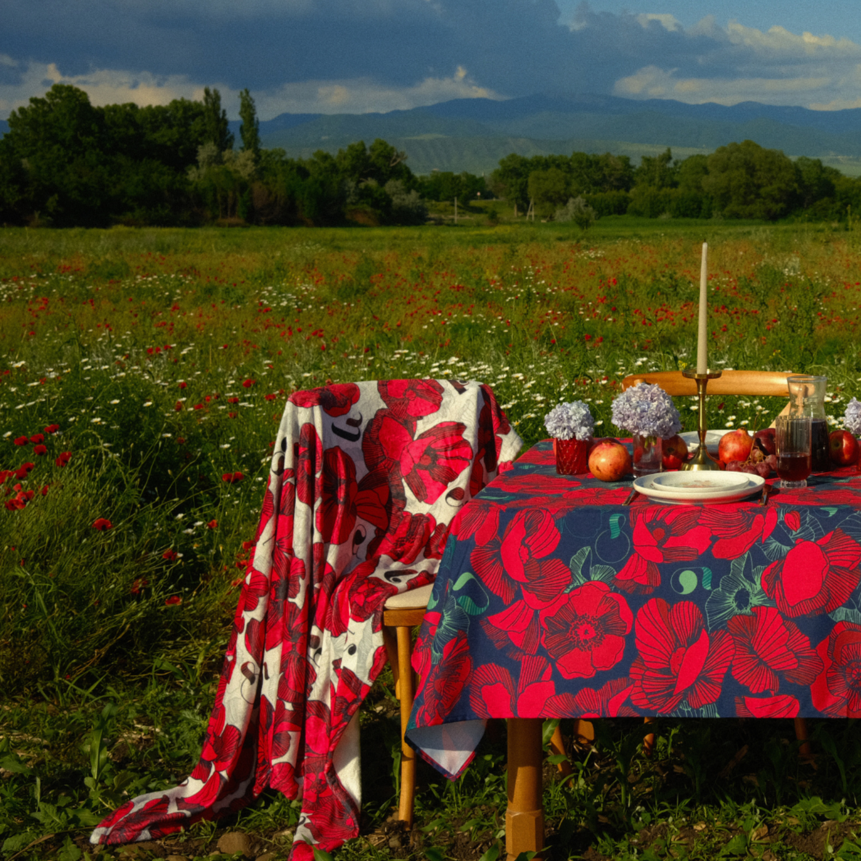 Tablecloth - Poppy - Dark - BlueTabla