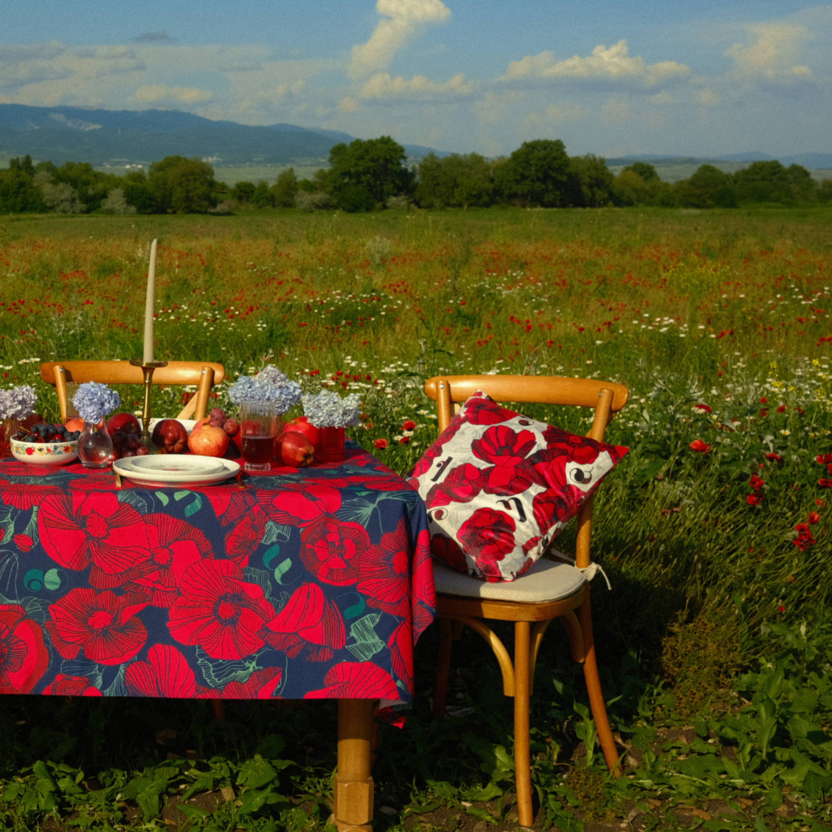 Tablecloth - Poppy - Dark - BlueTabla